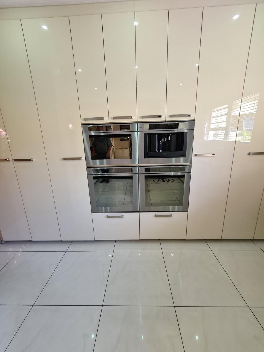 5 Bedroom Property for Sale in Maraldi Estate Free State